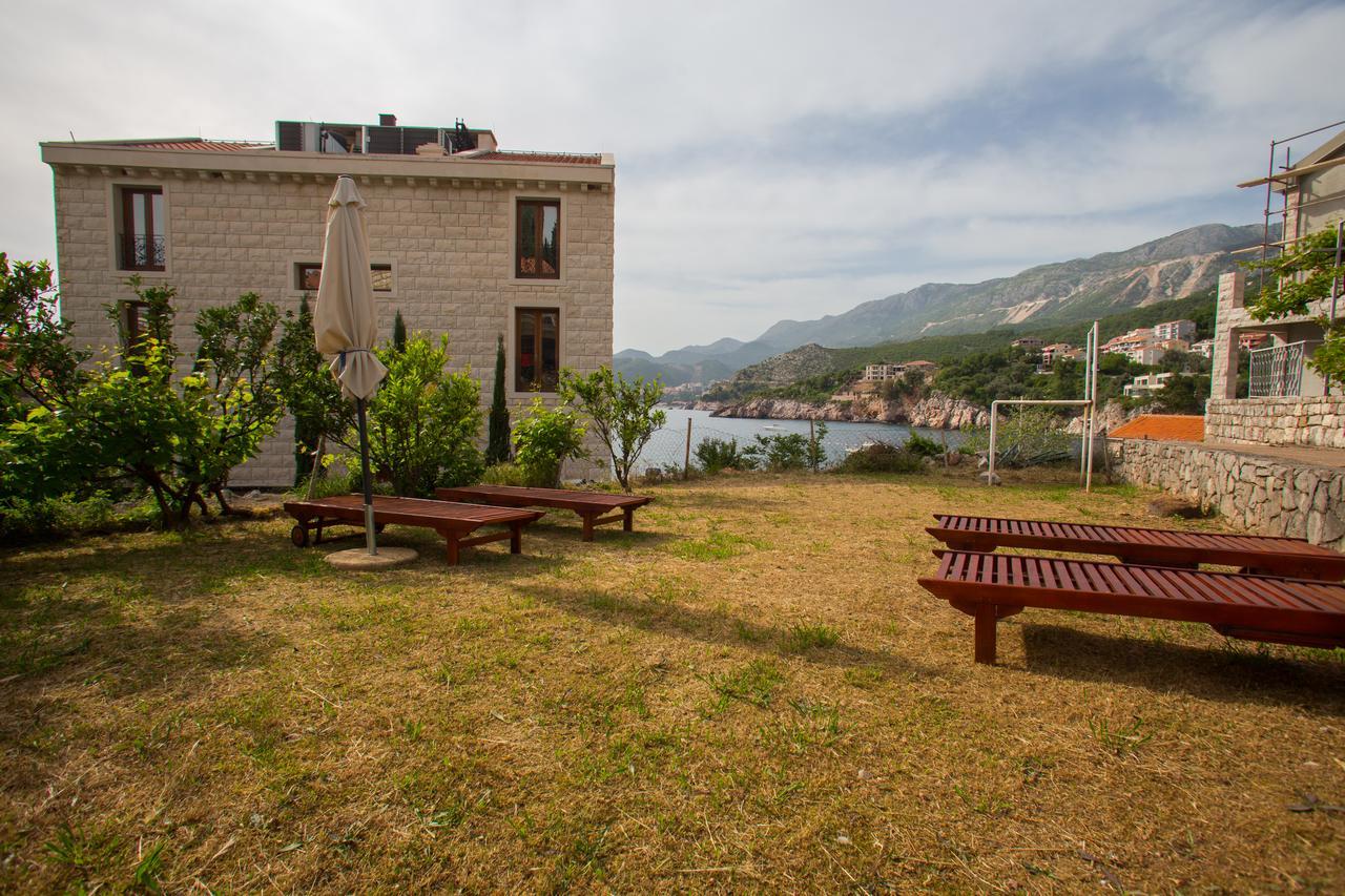 Apartments Varja Sveti Stefan Exterior photo